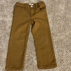 Khaki Old Navy pants. Karate stretch slim fit. Size 2T.